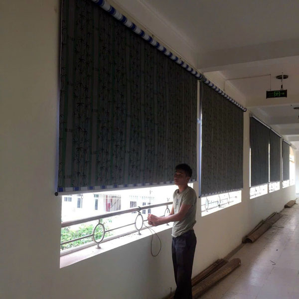 Bạt che nắng ban công trường học